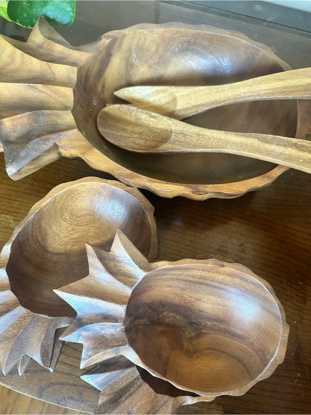 Hilo Hattie carved wooden